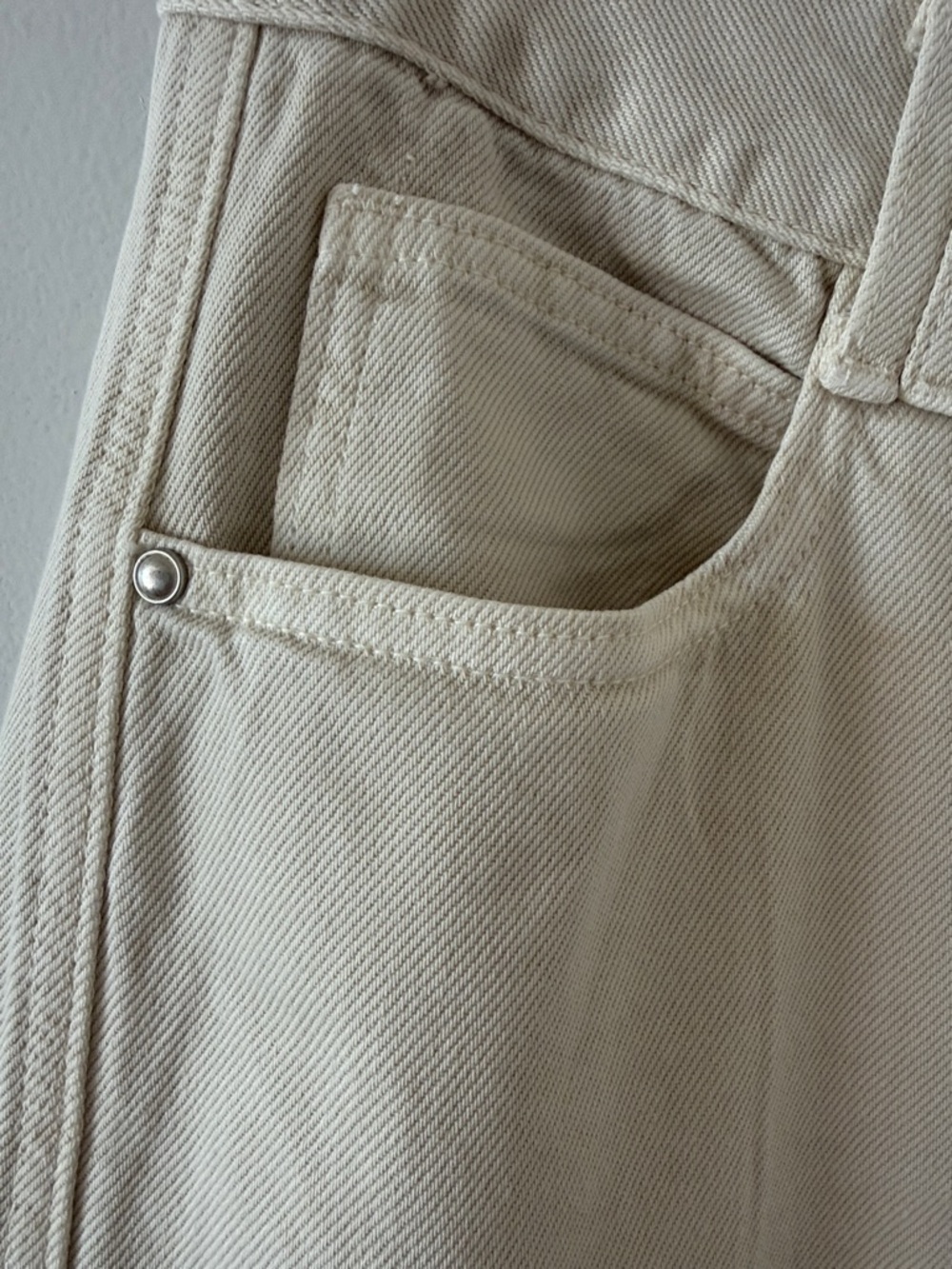 Loro Piana Wide-Leg High-Rise Jeans - Picture 2 of 14